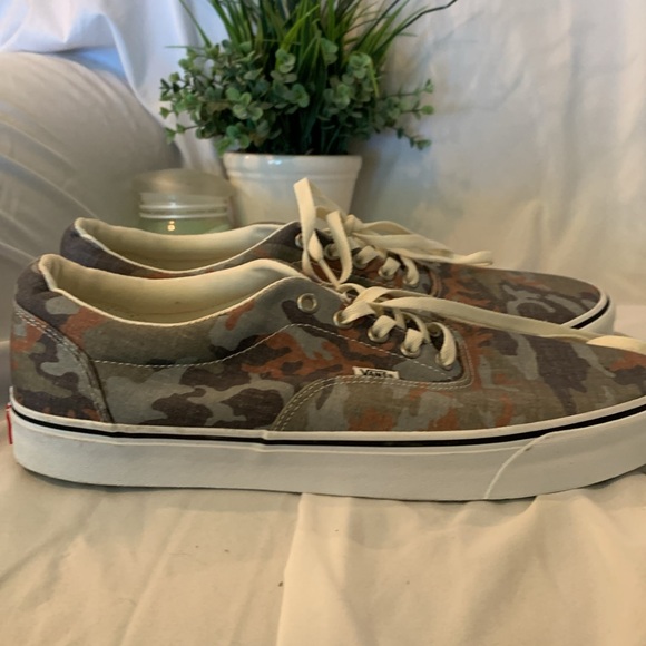 Size 13 camouflage vans awesome condition wore - Picture 3 of 7